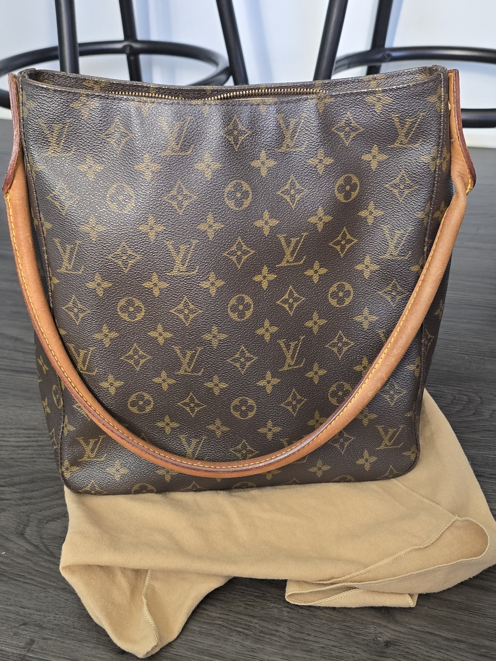 Louis Vuitton Vintage Looping GM Shoulder Bag - Picture 2 of 16